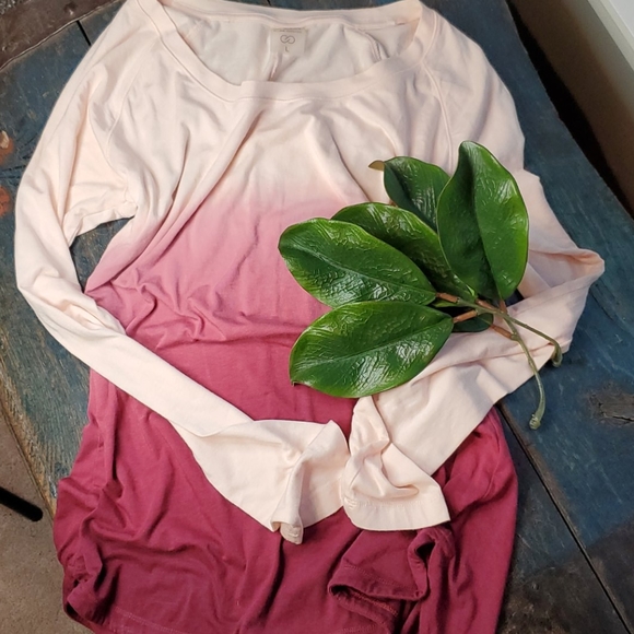 CALIA by Carrie Underwood Tops - CALIA by Carrie Underwood Ombre Athletic Shirt